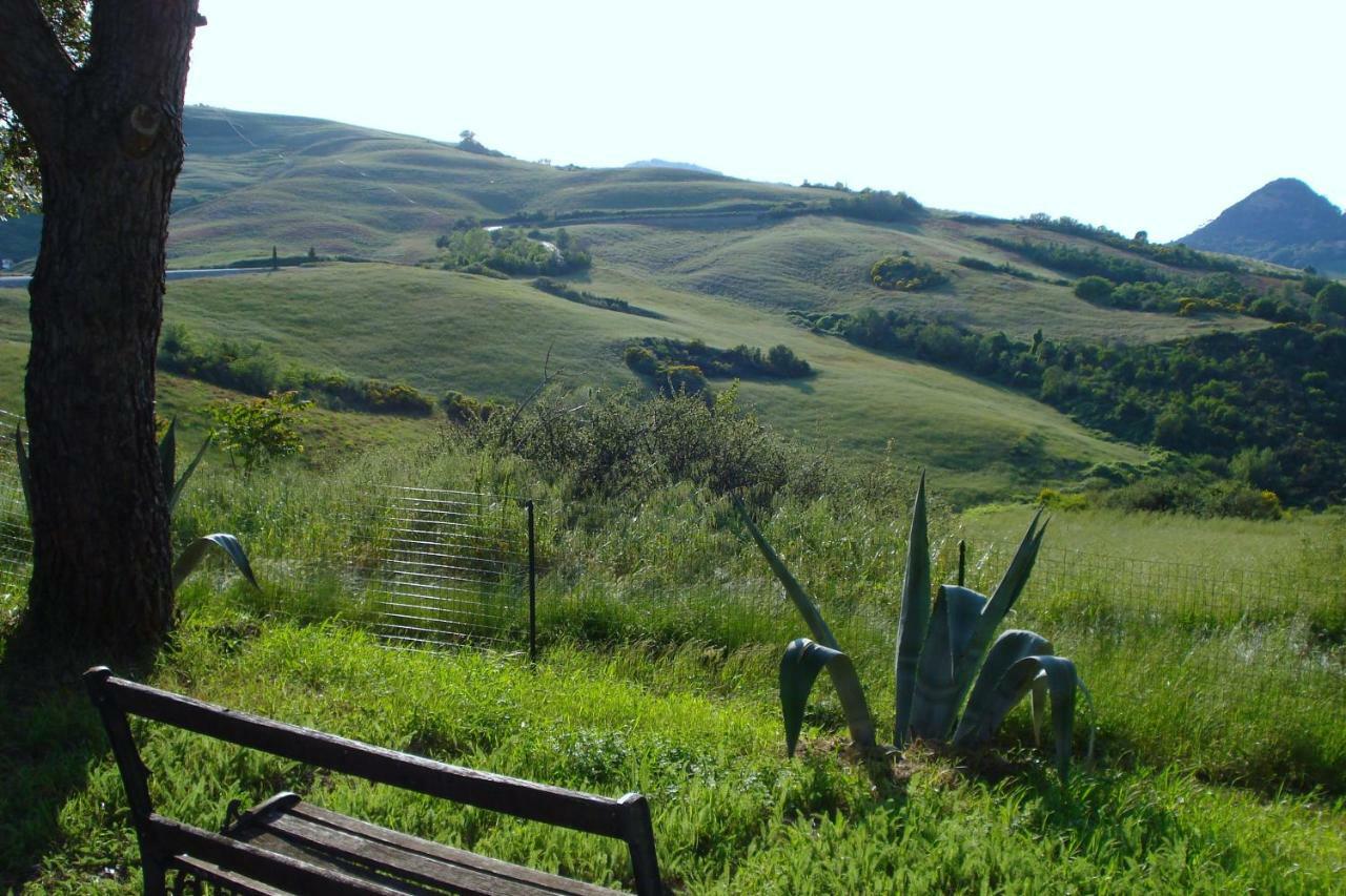 Podere San Francesco Bed and Breakfast Βολτέρρα Εξωτερικό φωτογραφία