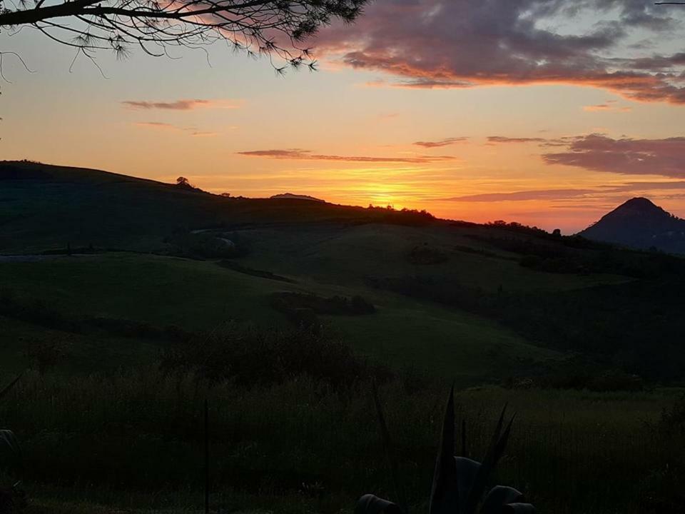 Podere San Francesco Bed and Breakfast Βολτέρρα Εξωτερικό φωτογραφία